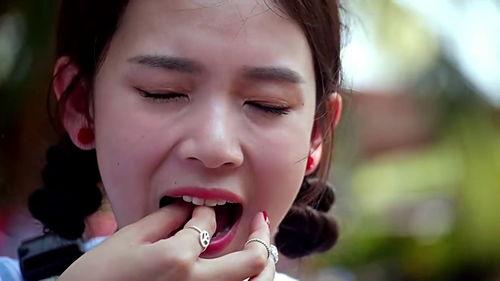 对女人插眼吃瓜,插眼瞬间，洞察社会百态