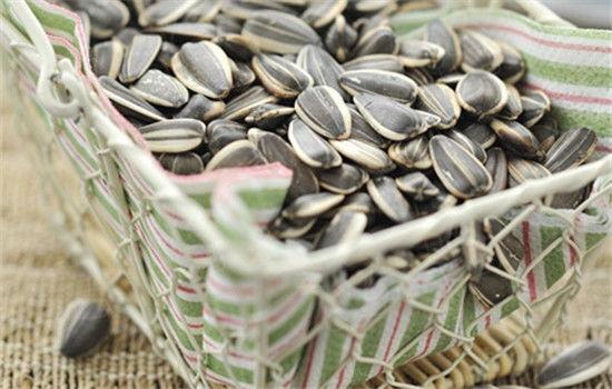 吃瓜吃瓜子会长胖吗,揭秘日常零食对体重的影响