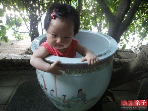 小孩搞笑吃瓜图片大全,搞笑吃瓜瞬间，萌娃欢乐集结号